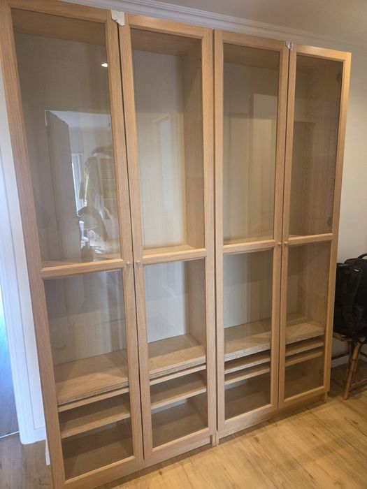 Estantes Billy Ikea com portas vidro