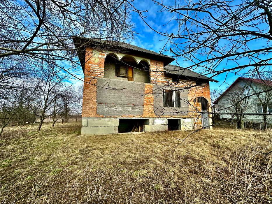 Продається просторий будинок біля м. Стрий!