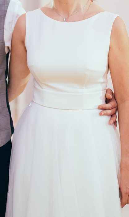 Minimalistyczna suknia ślubna Laurelle Nina