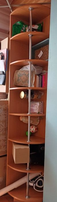 Продам кутову полицю для книг.