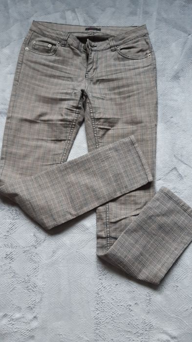 Spodnie w kratę Eve S