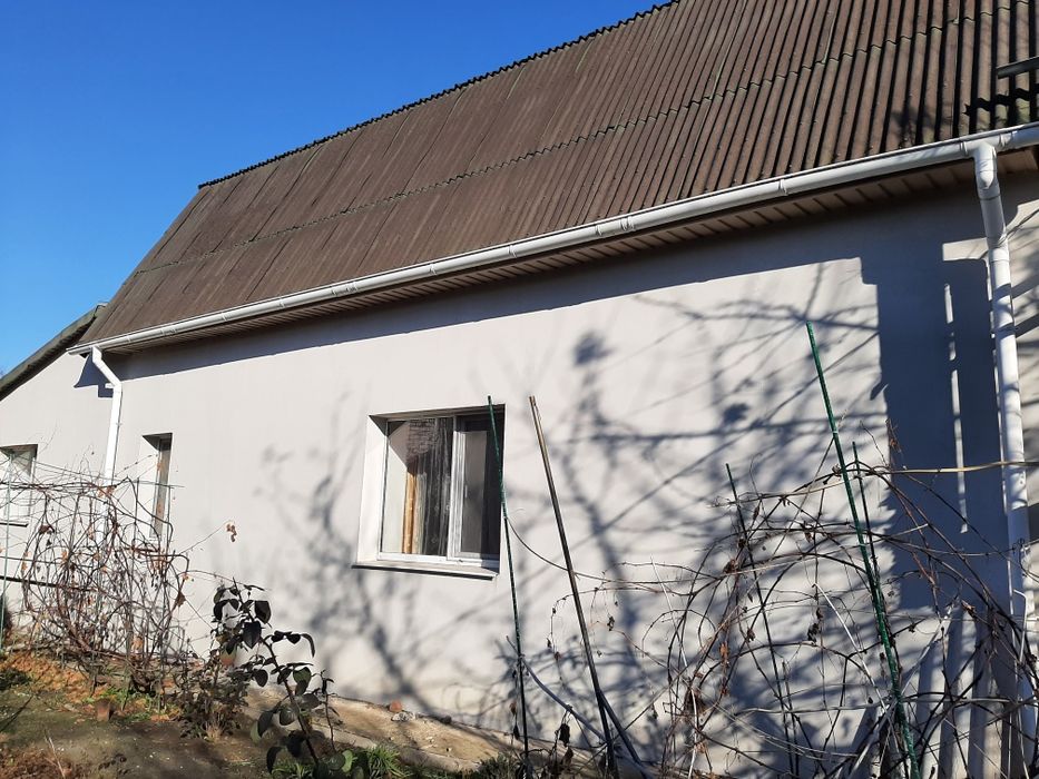 Ціну знижено! Продаж 2 поверхового будинку з садом та ділянкою