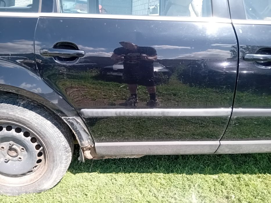 Vw Passat b5 fl L041 drzwi prawy przód przednie prawe tył tylnie