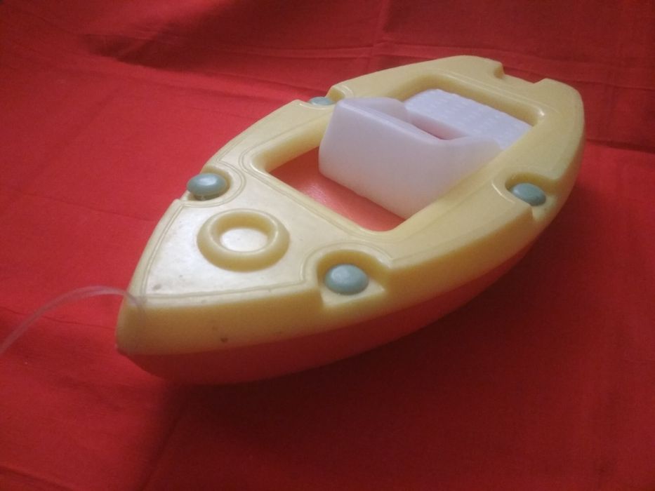 Лодка. Катер. Плавает на воде. Игрушка СССР.