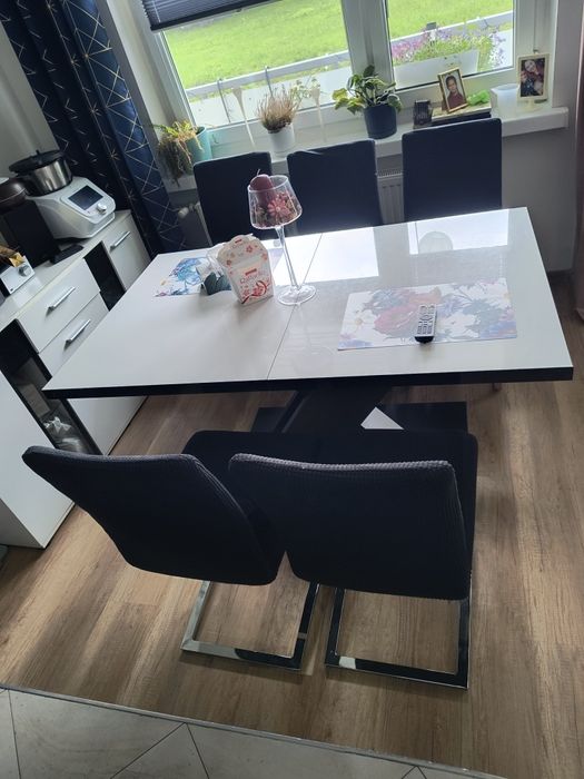 Stół NEXT do jjadalni z Agaty