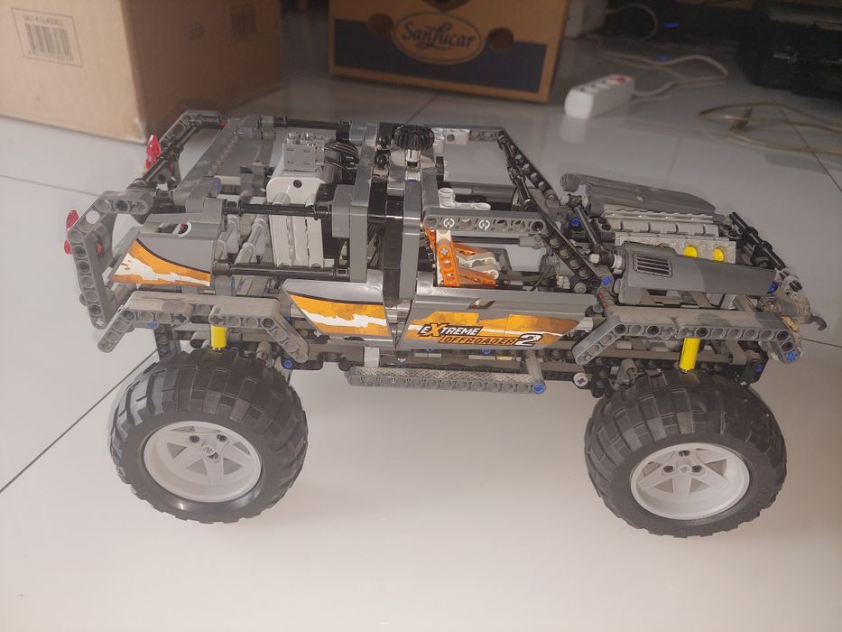 Kocki lego technic 8297 samochód terenowy
