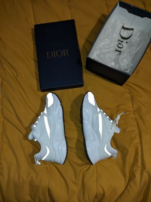 B22 dior white perfeito estado nunca usado