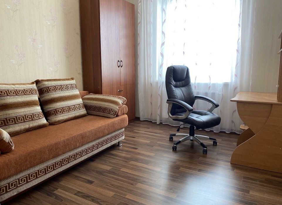 Оренда сучасного, затишного будинку в Полтаві.