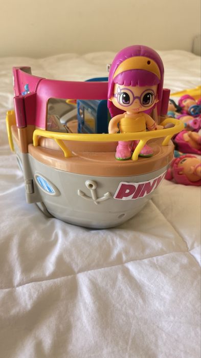 25 pinipons com barco iate e Cabeça surpresa rosa