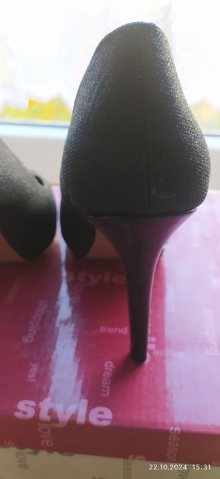 Sexowne czarne szpilki