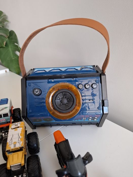 Głośnik przenośny hotweels tor wyścigowy samochodziki monster truck