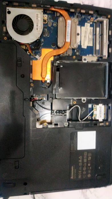 Lenovo G565
Ноутбук працює швидко і без нюансів.
В ютубі не тормозить,