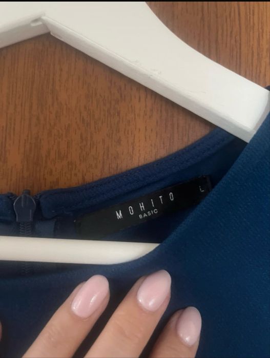 Elegancka sukienka Mohito L