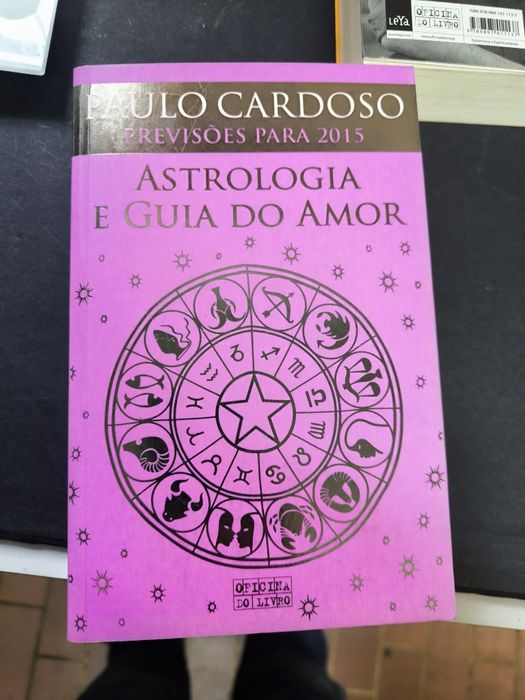 Livro astrologia e guia do amor 
O d