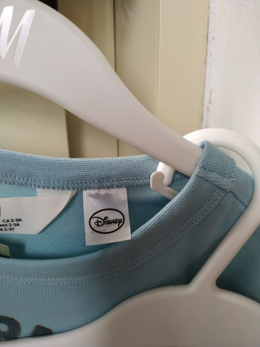 Conjunto de vestido da Frozen com leggings azuis da H&M