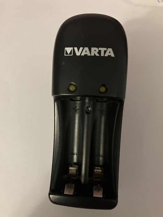 Зарядний пристрій Varta