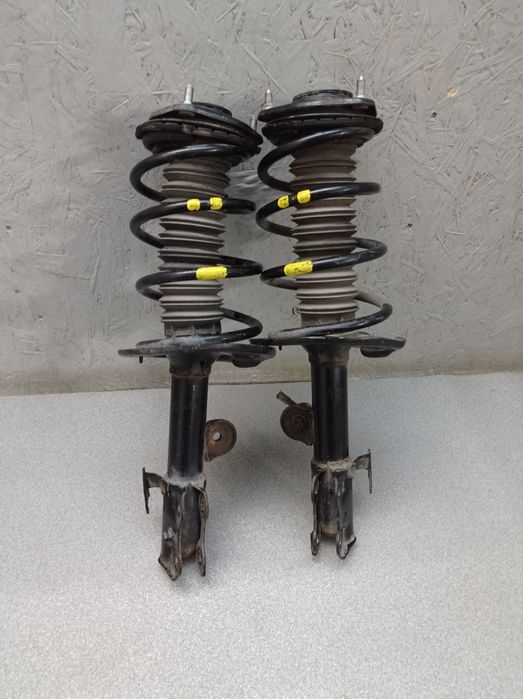 Розборка, амортизатори , стойки передні Toyota Rav 4, 2016- 2018р,запч