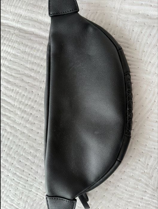 Saszetka/ nerka guess czarna