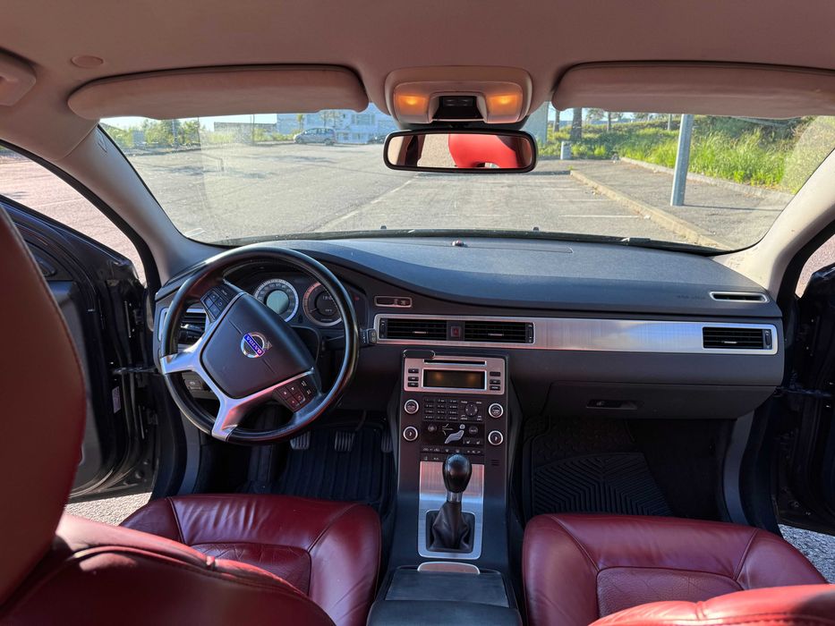 VOLVO V70 Summum (Full Extras)