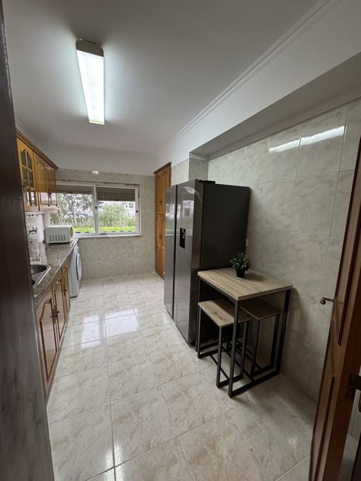 Quarto espaçoso Cacem