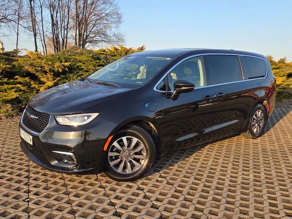 Chrysler Pacifica Chrysler Pacifica Hybrid Touring L 2022 | Plug-in Hybrid | 7 miejsc |