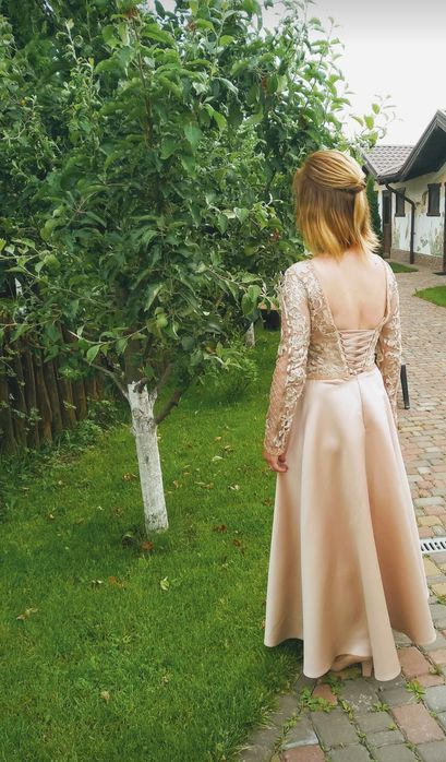 Продам весільну/ вечірню сукню