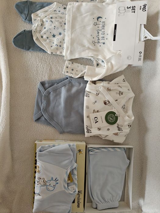 Vários artigos bebé (roupa e amamentação)
