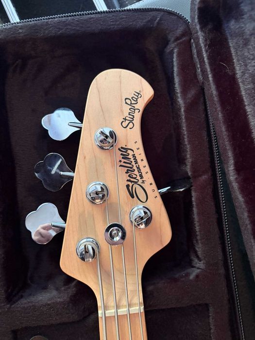 Gitara Basowa - Sterling by Music Man SUB StingRay Ray4