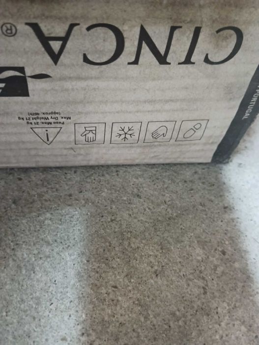 Pavimento de cor cinzento