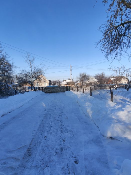 Продам будинок з земельною ділянкою 0.74га