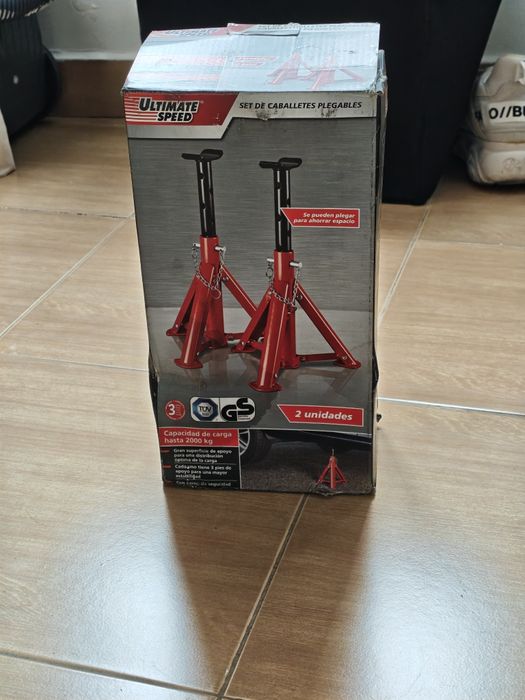 Vendo 2 cavaletes para carro