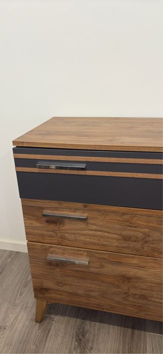 Comóda “feira dos sofas”