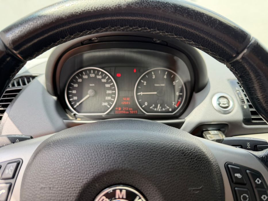 BMW Série 1 116i E87 (2006)