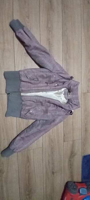 Kurtka krótka roz. 152 z kapturem