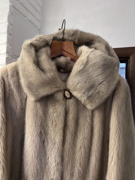 Норкова шуба з капʼюшоном