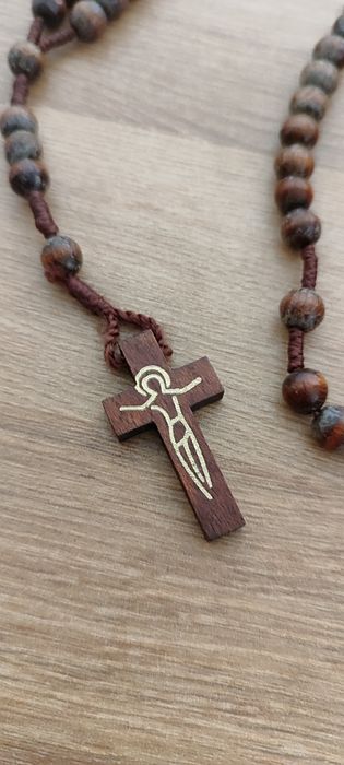 Różaniec drewniany