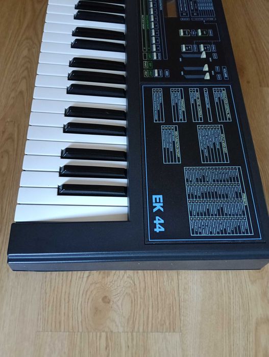 Sintetizador Elka EK-44