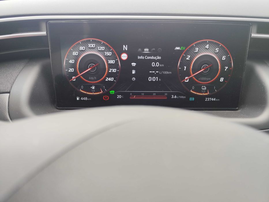 Vende-se Hyundai Tucson PHEV 1.6 TGDI AT Vanguard 29000KM
