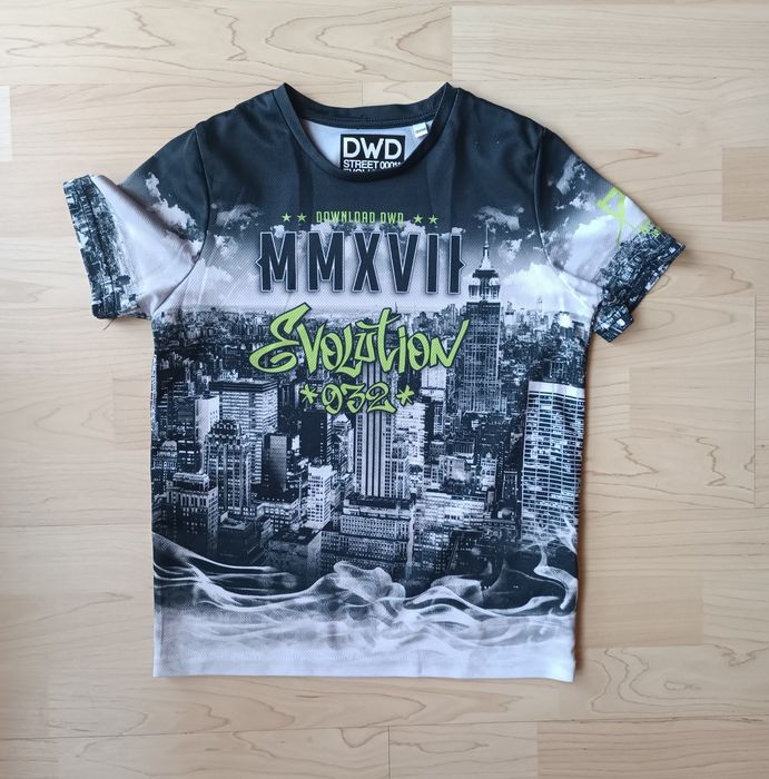 T-shirt koszulka firmy C &A miasto piękna 134-140