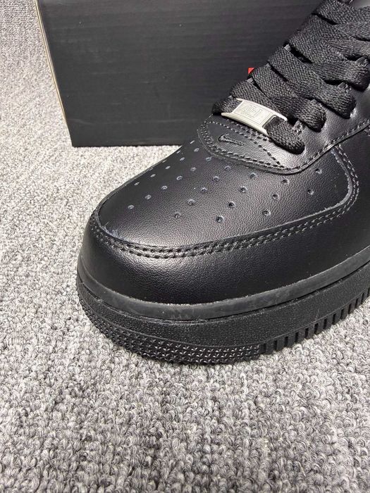 Nike Air Force 1 Low Supreme Czarny r.40