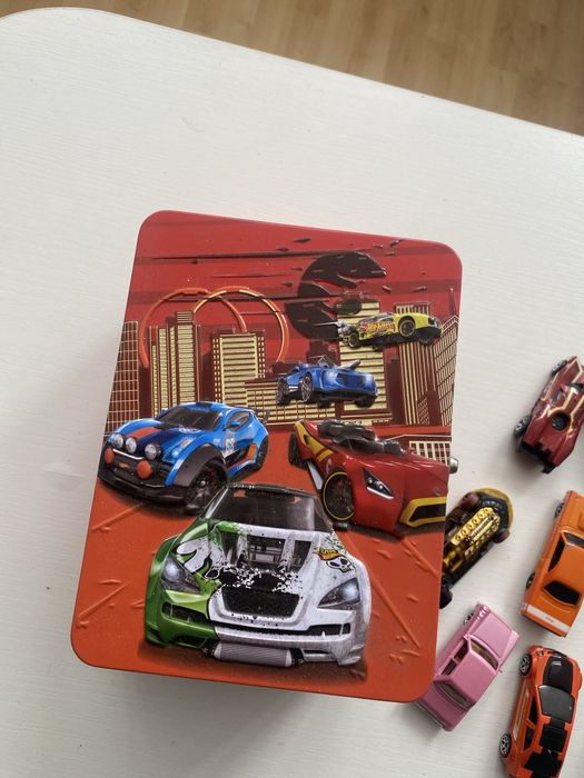 Hot wheels і бокс