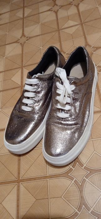 Кросівки жіночі  на платформі