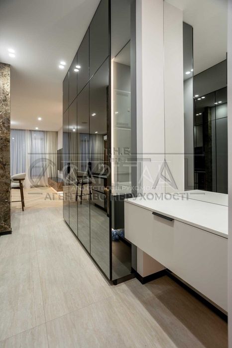 Продаж квартири ЖК TRIIINITY Печерський район Центр