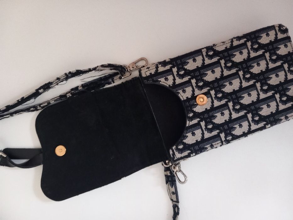 Dior etui na telefon