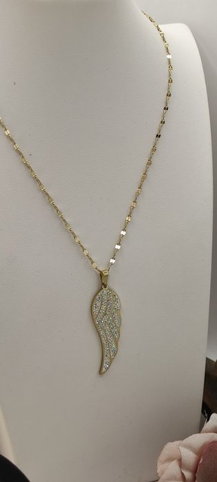 Celebrytka stal chirurgiczna