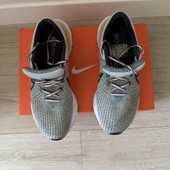 Бігові кросівки Nike react infinity flyknit 42 розмір