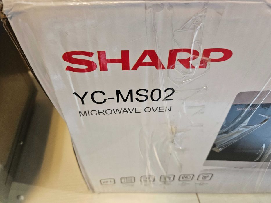 Kuchenka mikrofalowa Sharp YC-MS02E-S Srebrna
