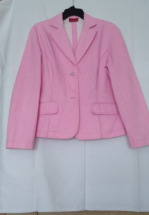 Różowy żakiet dżinsowy