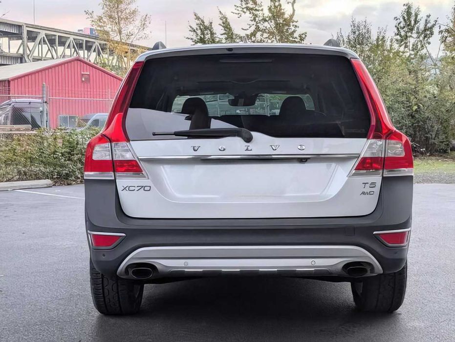 Volvo XC70      2016