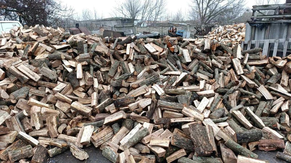 Дрова пиленные колотые рубаные сложеные мягких и твердых пород